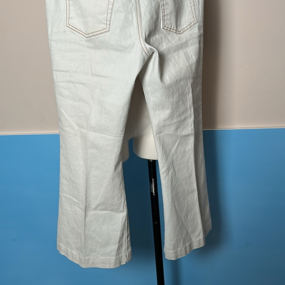 DG2 Diane Gilman Cream Flared Pants with Gold Button size 8 P - Picture 11 of 14